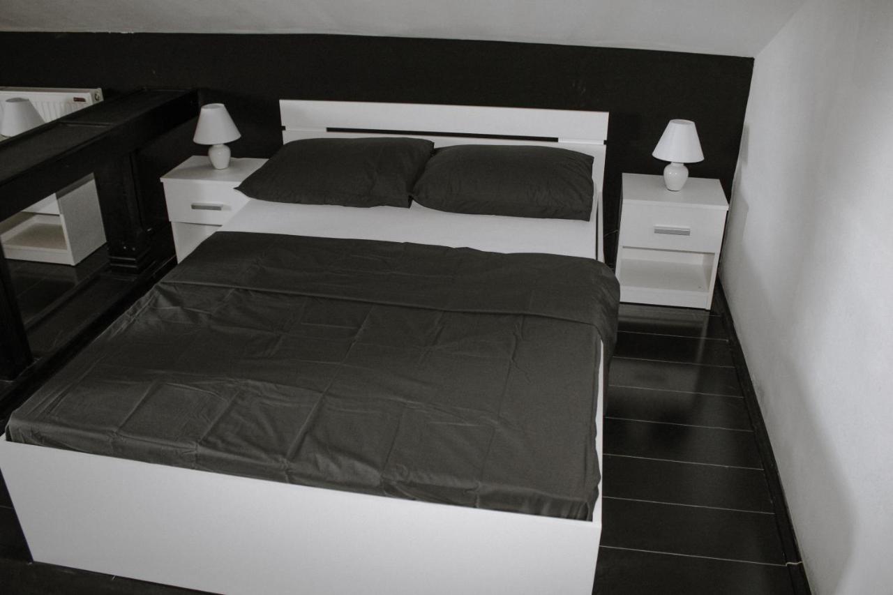 Bianco Nero Appartamento Ni Eksteriør billede